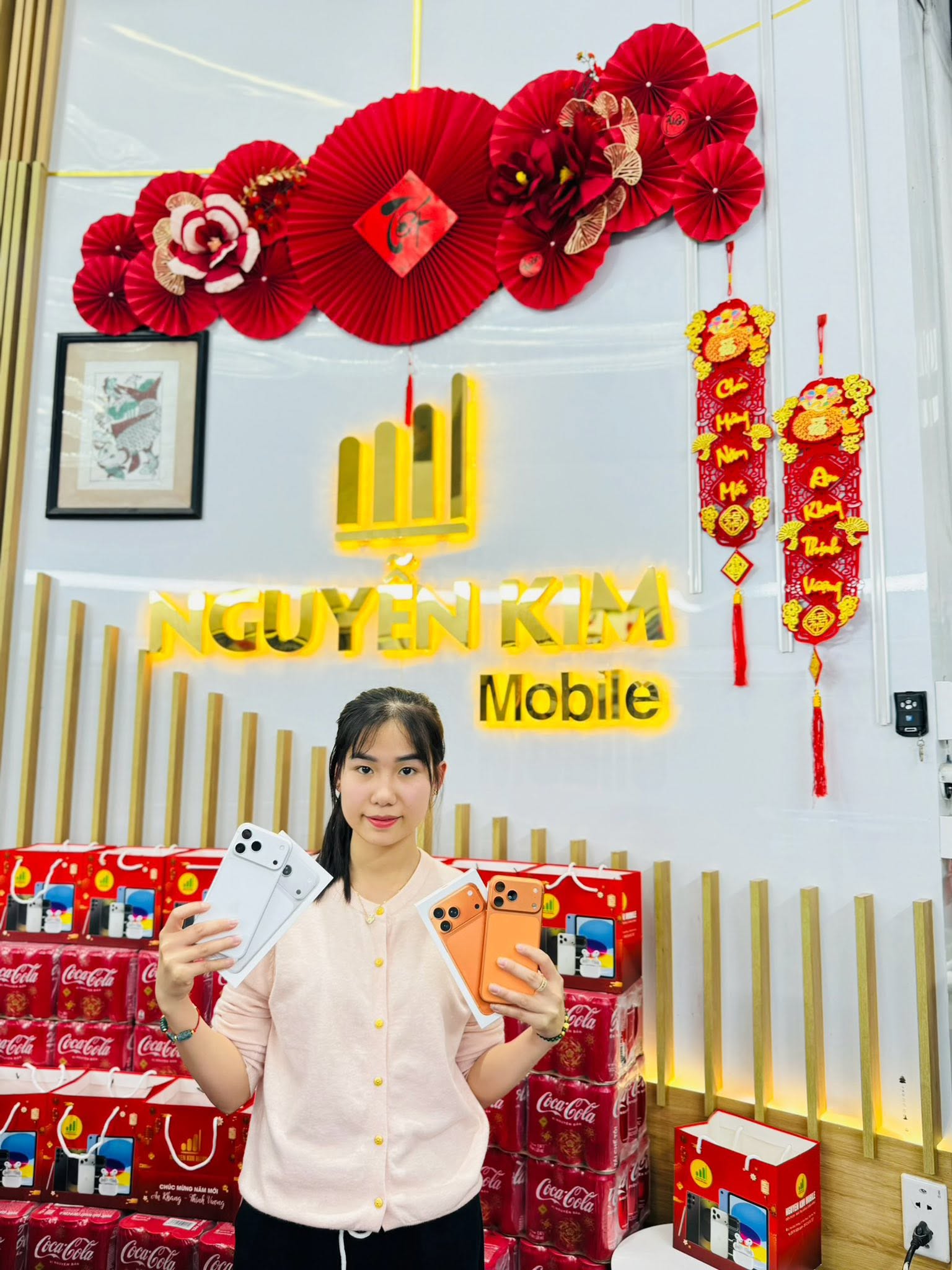 Khách hàng tại Nguyễn Kim Mobile
