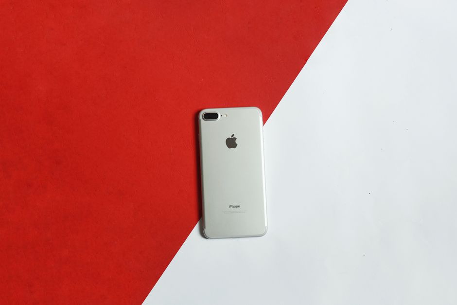 iPhone màn hình bị sọc, ám màu: nguyên nhân và cách xử lý